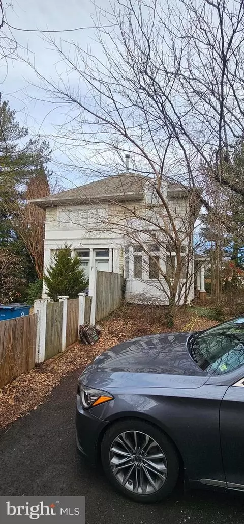 Exterior - 1650 Kirby Rd, Mclean, VA 22101 photo 4 of 4