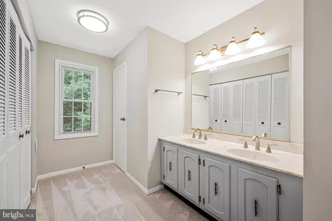 Bath - 2305 Acton Dr, Reston, VA 20191 photo 3 of 6
