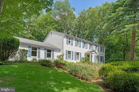 2305 Acton Dr, Reston, VA 20191