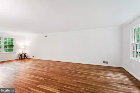 7621 Burford Dr, Mclean, VA 22102 photo 5