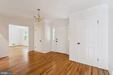 7621 Burford Dr, Mclean, VA 22102 photo 3
