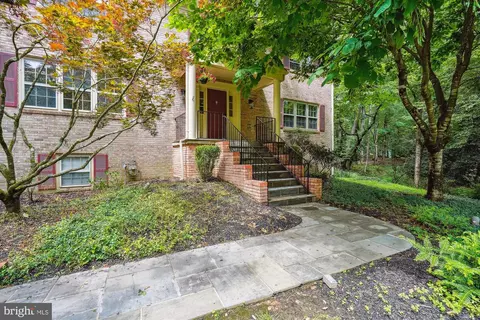 7621 Burford Dr, Mclean, VA 22102