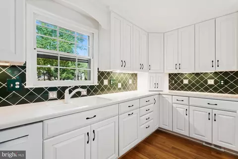 7621 Burford Dr, Mclean, VA 22102 photo 10