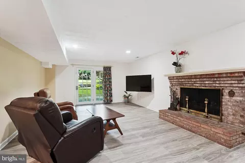 7621 Burford Dr, Mclean, VA 22102 photo 47