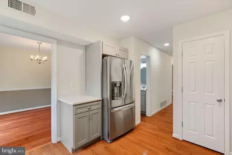 6026 Haverhill Ct, Springfield, VA 22152 photo 9