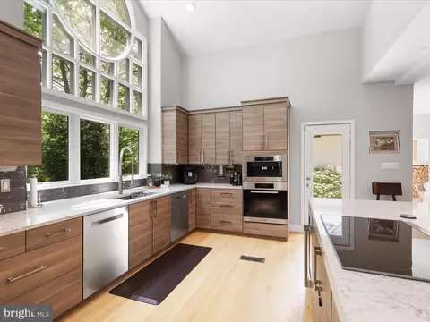 Kitchen - 1451 Waterfront Rd, Reston, VA 20194 photo 4 of 6