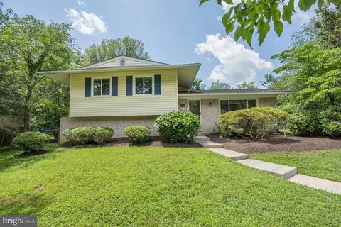 11039 Del Rio Dr, Fairfax, VA 22030