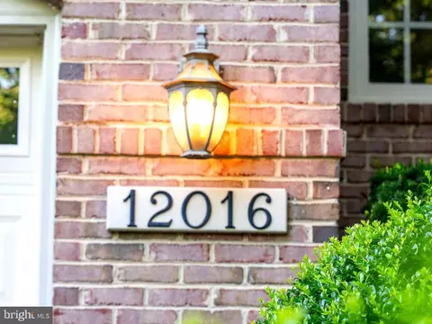 Exterior - 12016 Creekbend Dr, Reston, VA 20194 photo 3 of 25