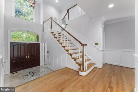 Entry Way - 12016 Creekbend Dr, Reston, VA 20194 photo 6 of 15