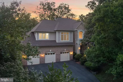 Exterior - 12016 Creekbend Dr, Reston, VA 20194 photo 20 of 25