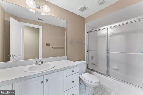 Bath - 12016 Creekbend Dr, Reston, VA 20194 photo 6 of 6
