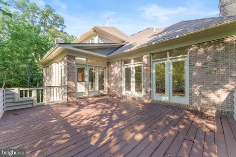 Exterior - 12016 Creekbend Dr, Reston, VA 20194 photo 6 of 25