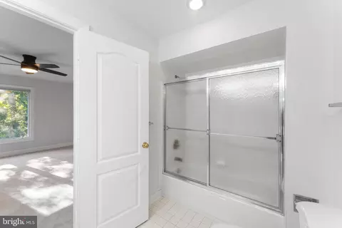 Bath - 12016 Creekbend Dr, Reston, VA 20194 photo 5 of 6