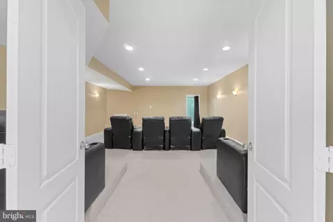 Entry Way - 12016 Creekbend Dr, Reston, VA 20194 photo 14 of 15