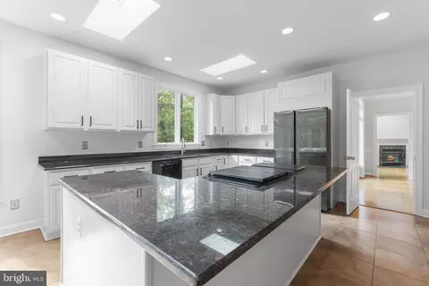 Kitchen - 12016 Creekbend Dr, Reston, VA 20194 photo 8 of 8