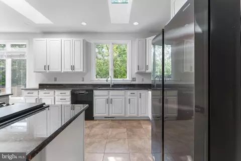 Kitchen - 12016 Creekbend Dr, Reston, VA 20194 photo 4 of 8