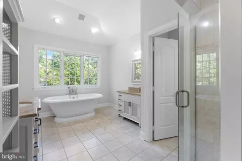 Bath - 12016 Creekbend Dr, Reston, VA 20194 photo 2 of 6