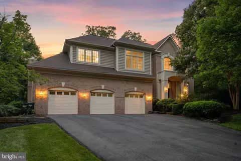 Exterior - 12016 Creekbend Dr, Reston, VA 20194 photo 19 of 25