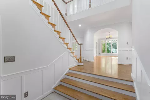 Entry Way - 12016 Creekbend Dr, Reston, VA 20194 photo 3 of 15