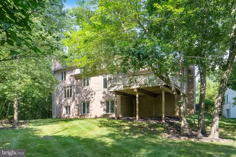 Exterior - 12016 Creekbend Dr, Reston, VA 20194 photo 12 of 25
