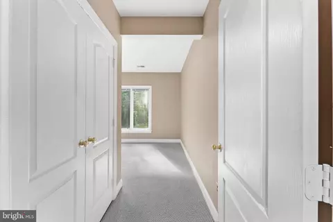 Entry Way - 12016 Creekbend Dr, Reston, VA 20194 photo 13 of 15