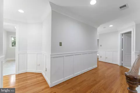 Entry Way - 12016 Creekbend Dr, Reston, VA 20194 photo 11 of 15
