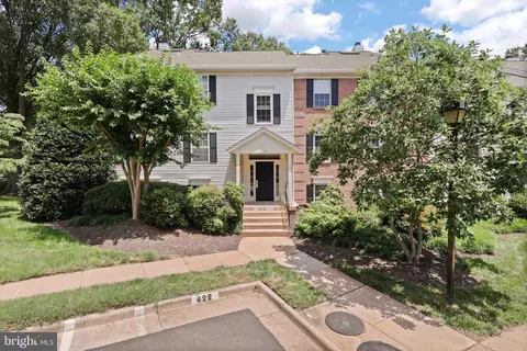 12101 Green Ledge Ct #33, Fairfax, VA 22033