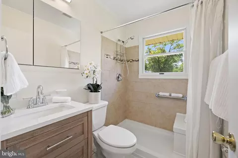 5518 Kathleen Pl, Springfield, VA 22151 photo 21