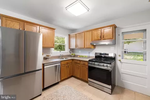 5518 Kathleen Pl, Springfield, VA 22151 photo 11