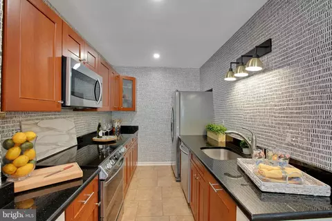 Kitchen - 11808 Grey Birch Pl, Reston, VA 20191 photo 5 of 5