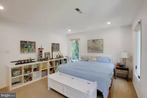 Bedroom - 11808 Grey Birch Pl, Reston, VA 20191 photo 8 of 10