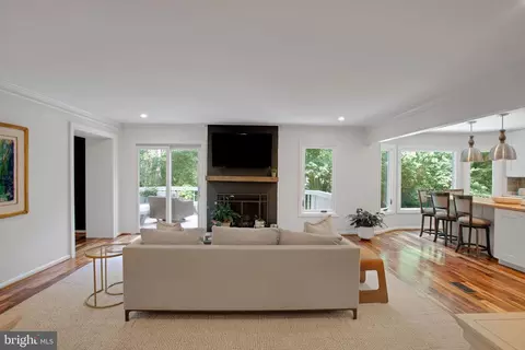 Living - 11808 Grey Birch Pl, Reston, VA 20191 photo 3 of 3