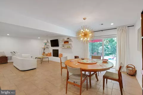 Dining - 11808 Grey Birch Pl, Reston, VA 20191 photo 4 of 4