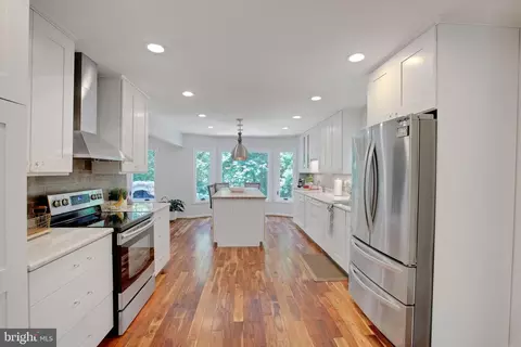 Kitchen - 11808 Grey Birch Pl, Reston, VA 20191 photo 2 of 5