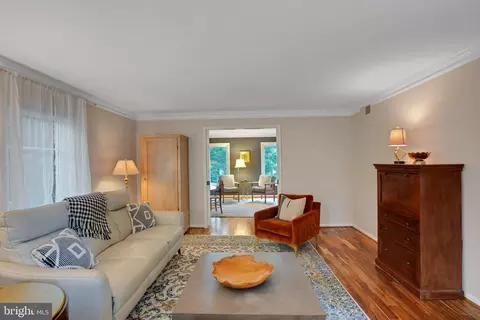 Living - 11808 Grey Birch Pl, Reston, VA 20191 photo 2 of 3