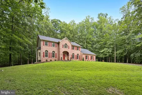 7505 Willowbrook Rd, Fairfax Station, VA 22039