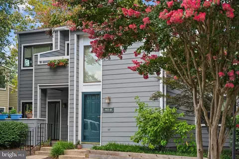1933 B Villaridge Dr #1933B, Reston, VA 20191