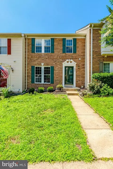 6882 Ridge Water Ct, Centreville, VA 20121