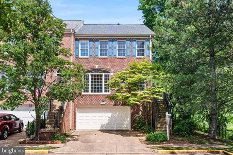 2725 Baronhurst Dr, Vienna, VA 22181