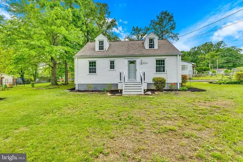 7540 Park Ln, Annandale, VA 22003
