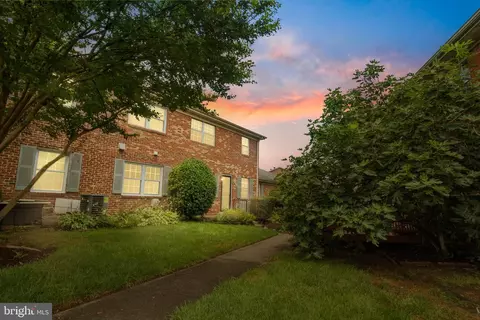 9562 Hagel Cir #13/B, Lorton, VA 22079