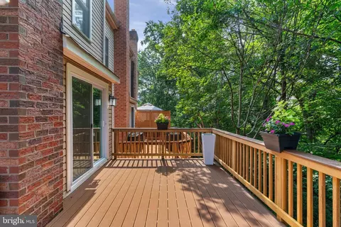 8037 Tanworth Ct, Springfield, VA 22152 photo 16