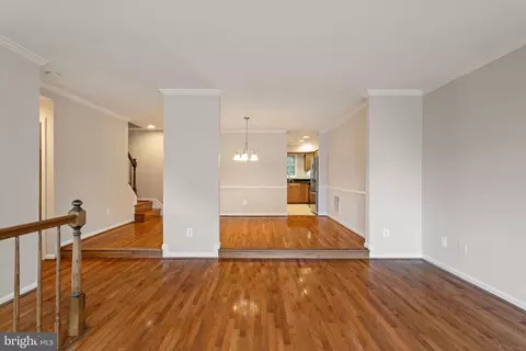 8037 Tanworth Ct, Springfield, VA 22152 photo 8