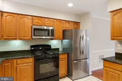 8037 Tanworth Ct, Springfield, VA 22152 photo 20