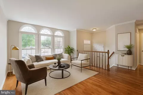 8037 Tanworth Ct, Springfield, VA 22152 photo 5