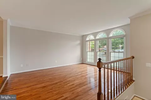 8037 Tanworth Ct, Springfield, VA 22152 photo 6