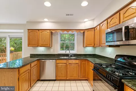 8037 Tanworth Ct, Springfield, VA 22152 photo 19