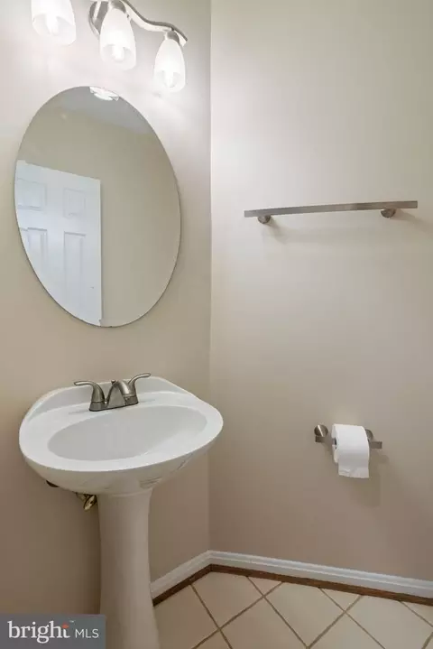 8037 Tanworth Ct, Springfield, VA 22152 photo 22