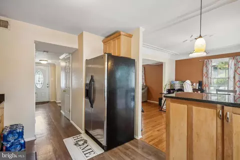 Entry Way - 8456 Kitchener Dr, Springfield, VA 22153 photo 4 of 7