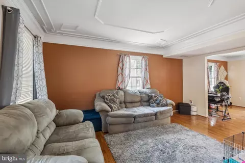 Entry Way - 8456 Kitchener Dr, Springfield, VA 22153 photo 2 of 7
